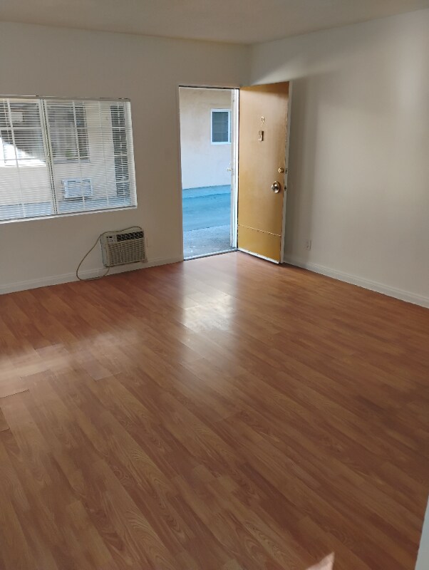 Building Photo - 14129 Vanowen St