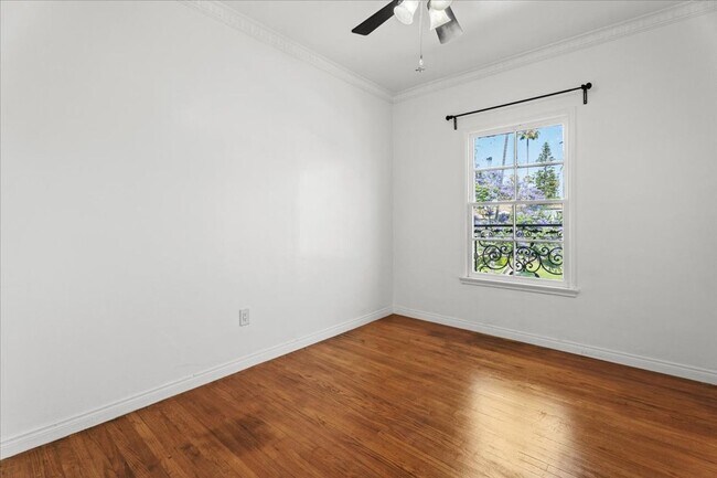 Building Photo - BEAUTIFUL FRENCH NORMANDY STYLE 2BR UNIT