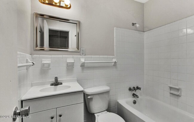 Building Photo - 5013 Chivalry Dr