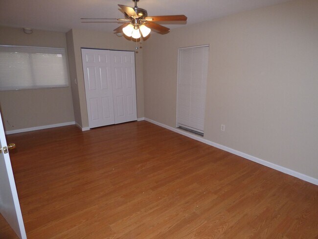 Building Photo - 3074 Broadpoint Dr