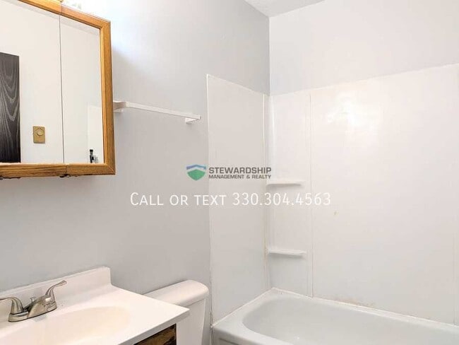 Building Photo - 234 Engadine Ct