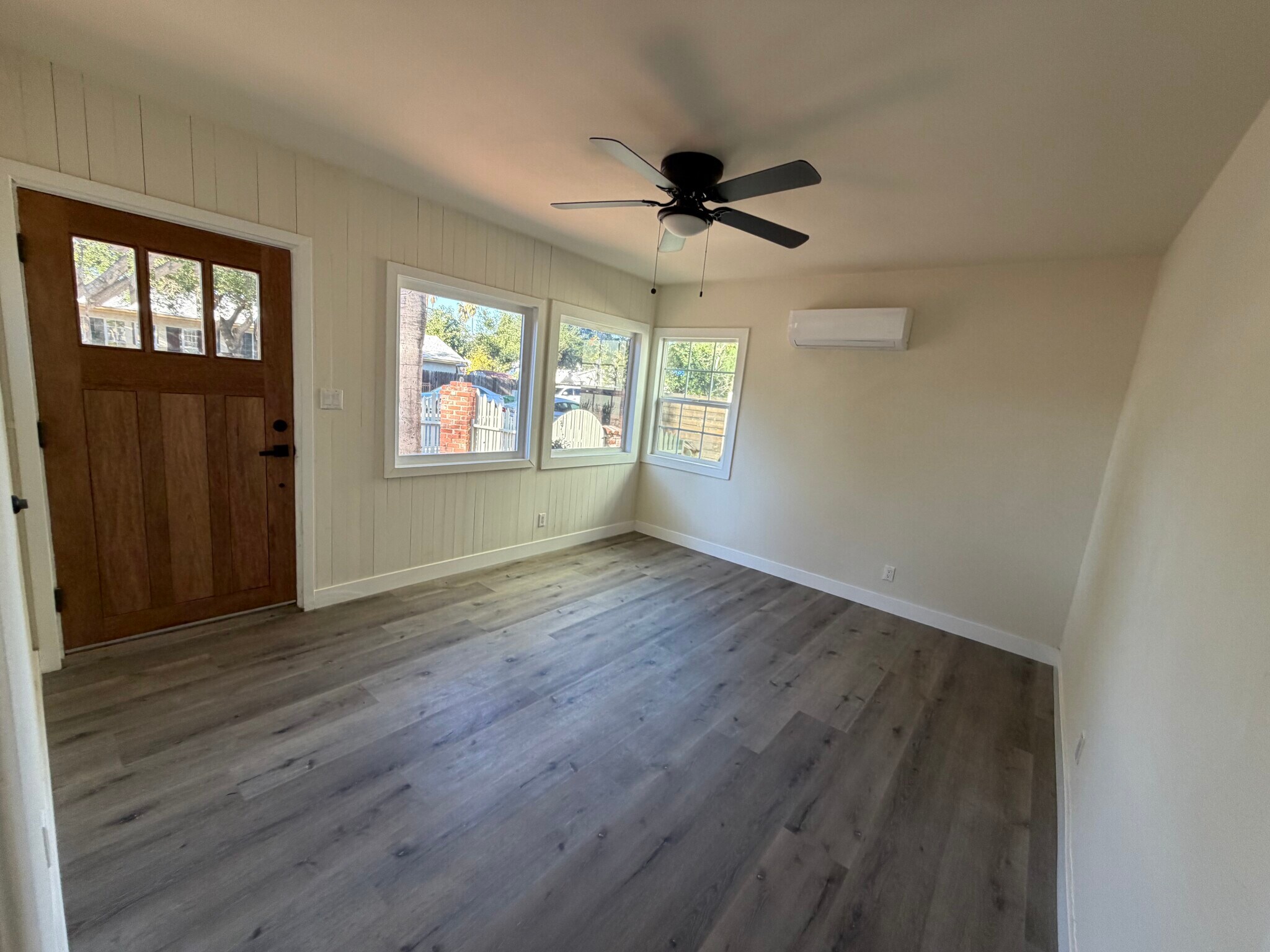 Building Photo - 2922 Glenhurst Ave