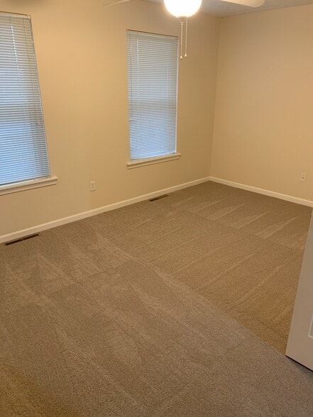 Building Photo - 212 Park Pointe Way