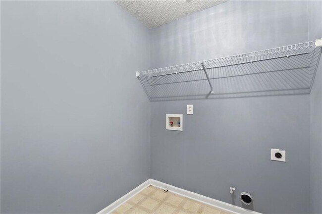 Building Photo - 4550 Ivy Fork Dr