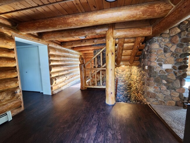 Building Photo - 908 S 48th Ave