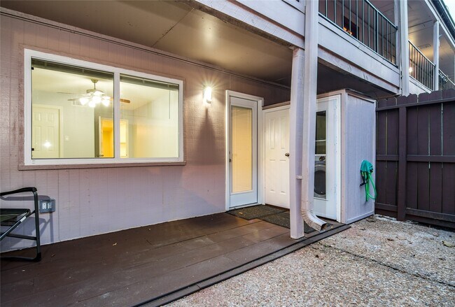 Building Photo - 12633 Memorial Dr