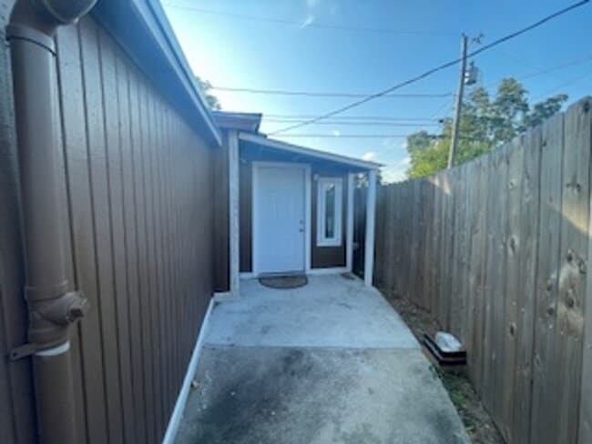 Building Photo - 4022 Lowman St