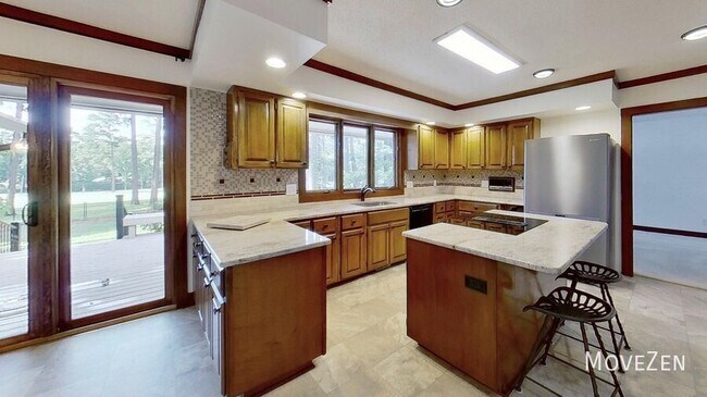 Building Photo - 6829 Greystone Dr