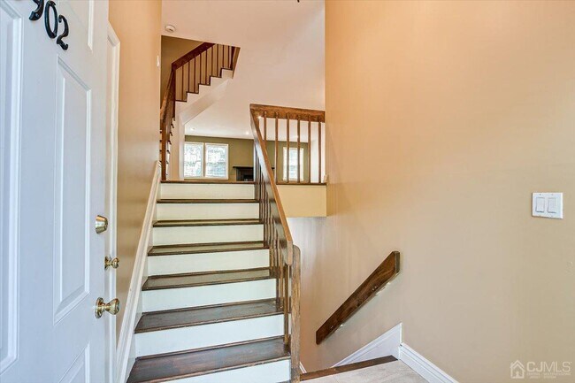 Building Photo - 3902 Springbrook Dr