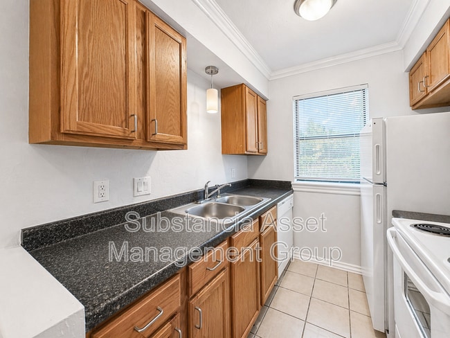 Building Photo - 1429 NW 24th St