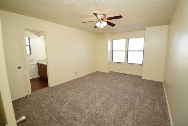 Building Photo - 1514 E 73rd Pl