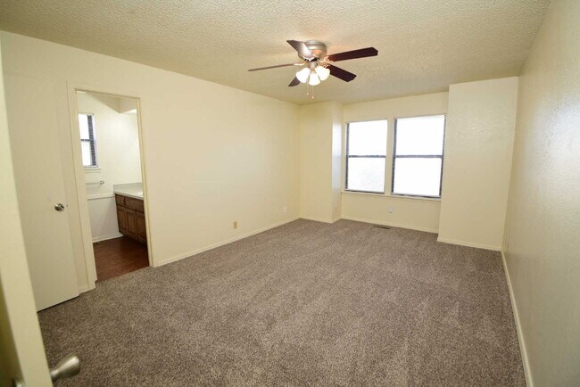 Building Photo - Spacious 3-Bedroom Home in Jenks School District with Bonus Loft & Private Patio