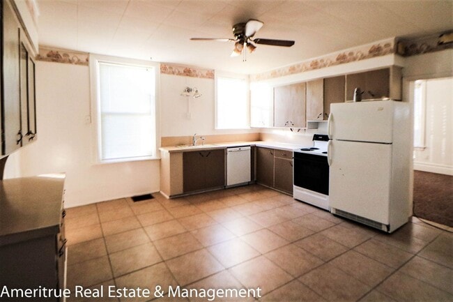 Building Photo - Charming 3 Bed 1 Bath Ranch Home in Rural ...