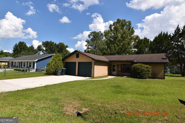Building Photo - 145 Woodhaven Dr
