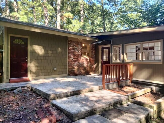 Building Photo - 1009 Verdi Way