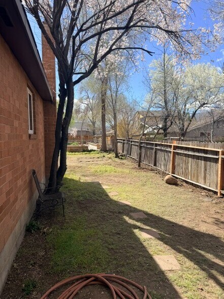 Building Photo - 1213 Gordon Ave