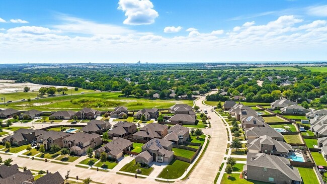 Building Photo - 717 Whippoorwill Dr