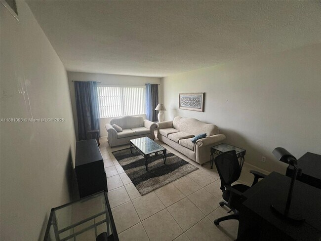 Building Photo - 1440 NW 43 Terrace