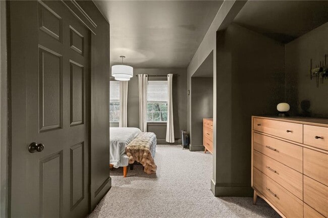 Building Photo - 80 Lakeshore Dr