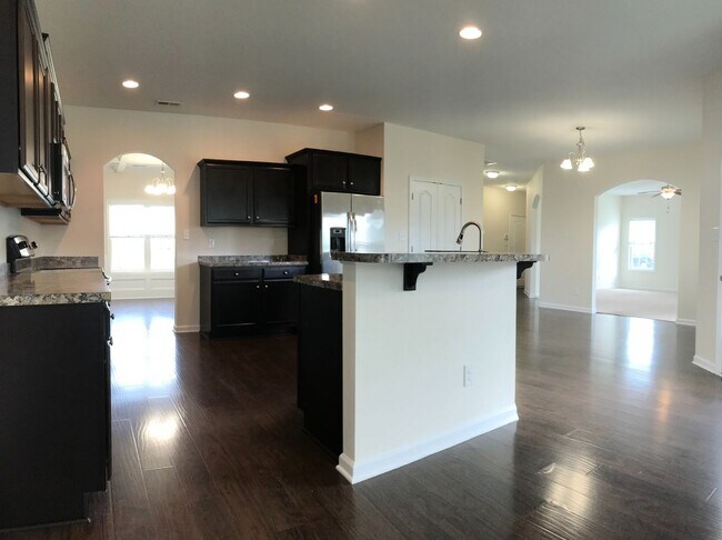 Building Photo - Regal Home on Regatta Way!