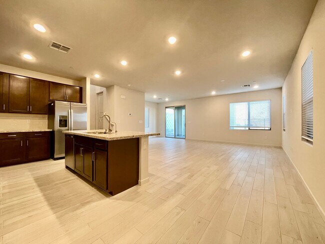 Building Photo - MOUNTAIN VIEWS, Gently lived in 4 bedroom 2.5 Bathrooms with Loft, home is a Must See!