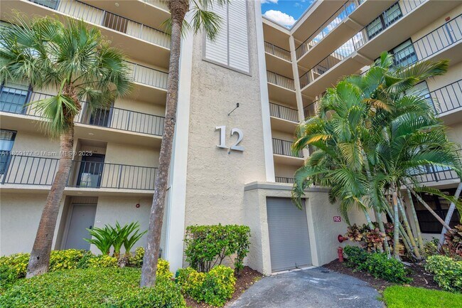 Building Photo - 12 Royal Palm Way