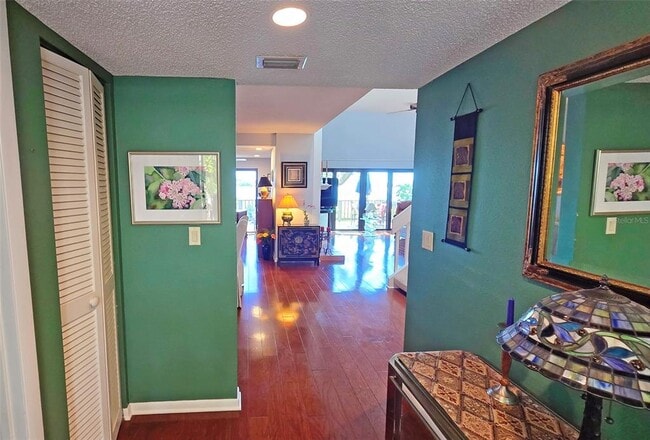 Building Photo - 1335 Landings Dr