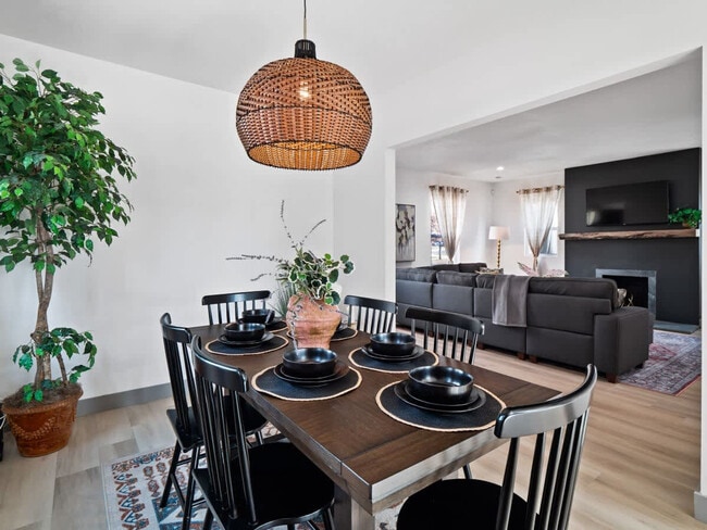 Building Photo - 432 N Firestone Blvd