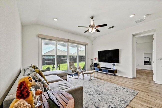 Building Photo - 2037 Wilsons Warbler Dr