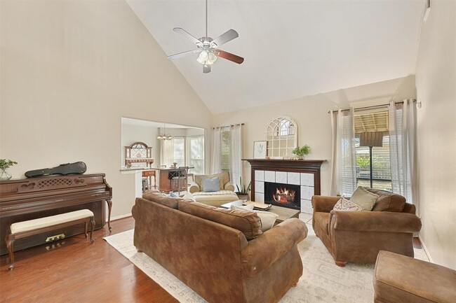 Building Photo - 17827 Scenic Oaks Dr