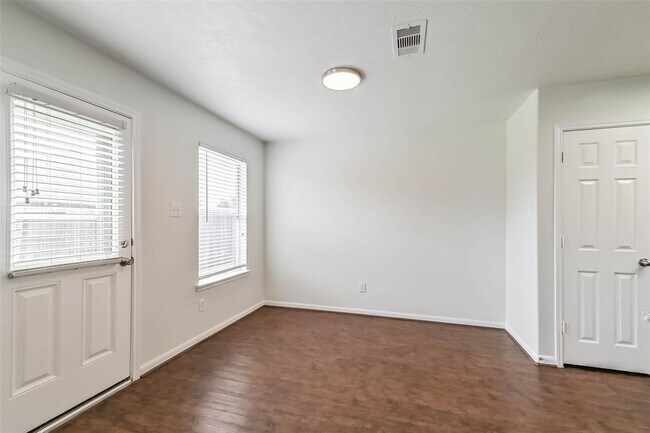 Building Photo - 3306 Barnes Ln