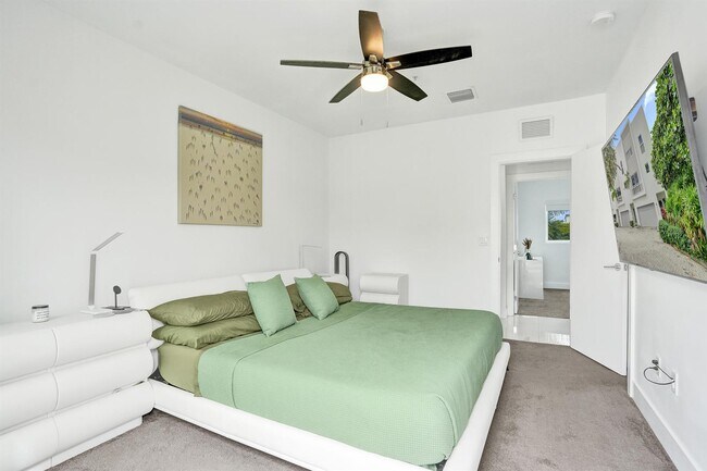 Building Photo - North Ocean Boulevard, Pompano Beach, FL 33062 - 4 BR 3.5 BA townhouse