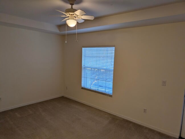 Building Photo - 2062 SE Glen Ridge Dr