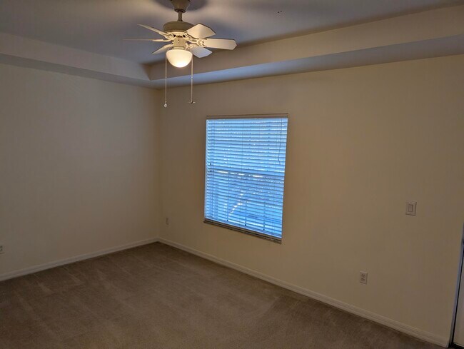 Building Photo - 2062 SE Glen Ridge Dr