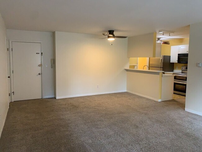 Building Photo - 1309 Kirkwood Dr