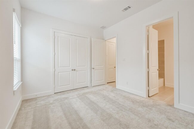 Building Photo - 7216 Stillmeadow Grv Dr
