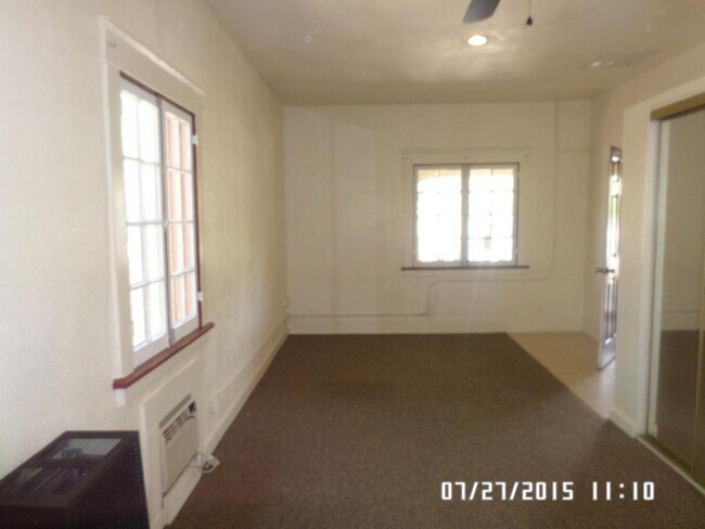 Building Photo - 638 east fist street unit 2