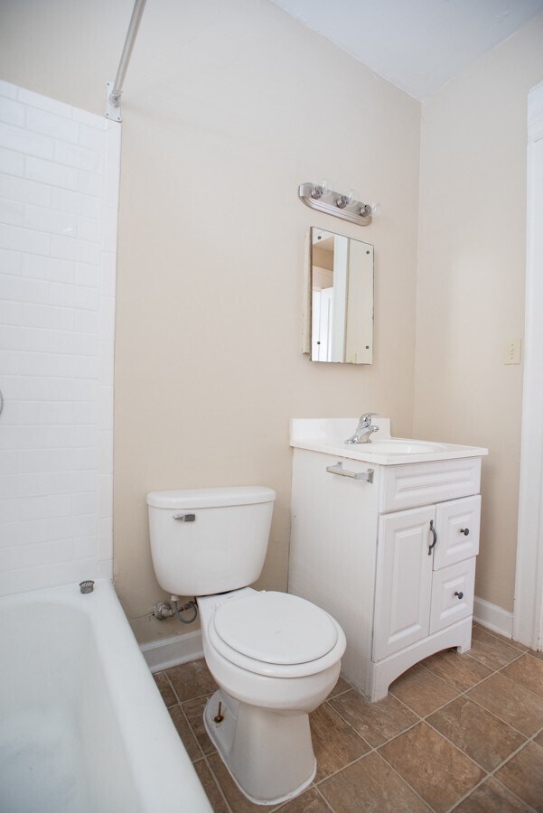 Building Photo - 2728 N Murray Ave