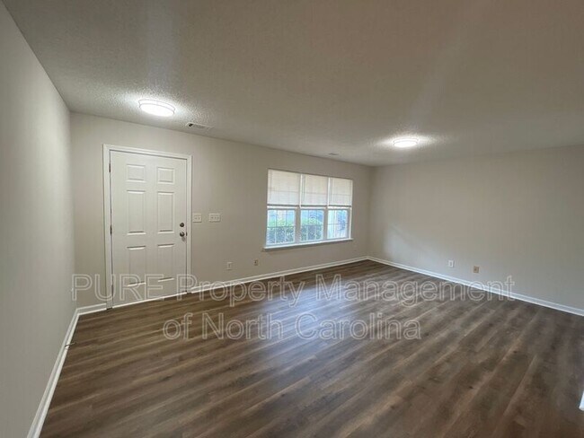 Building Photo - 5285 Ficus Tree Ln