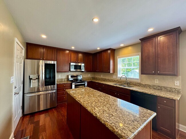 Building Photo - The Oaks at Westgate