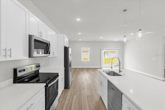 Building Photo - 3935 SW 151st Pl