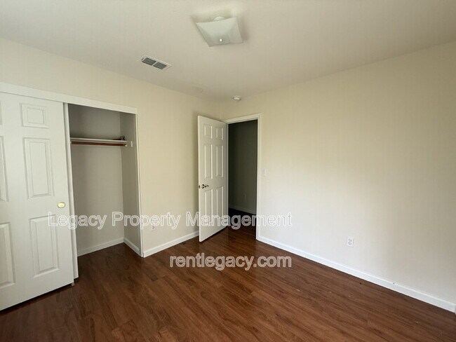 Building Photo - 8183 Hanuman Ct