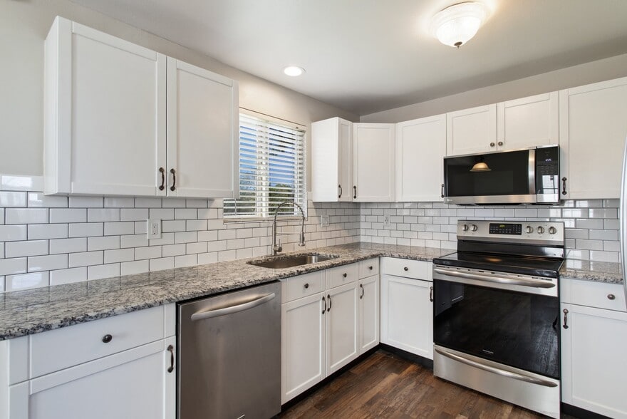 Building Photo - 6450 Stonehedge Dr