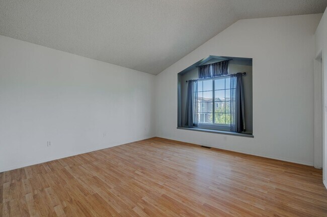 Building Photo - 5108 Hawk Springs Dr