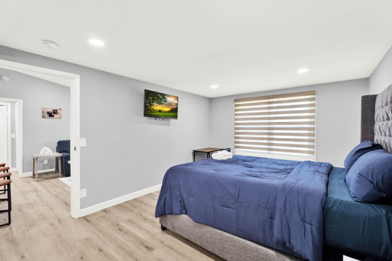 Building Photo - 6 Roanoke Ln