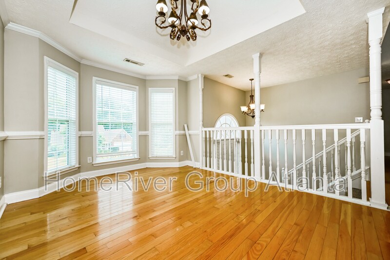 Building Photo - 220 Creekside Cir