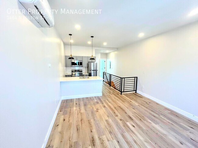Building Photo - 1464 N Wilton St