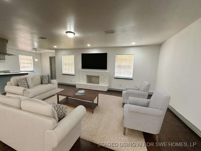 Building Photo - 5850 Paisley St