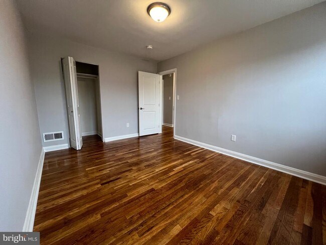 Building Photo - 7255 Stratton Way