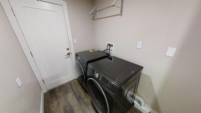 Building Photo - 5216 College Gardens Ct